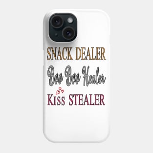 Snack Dealer Boo Boo Healer Kiss Stealer / Divertido mamá Camiseta / Mamá Camisa / Regalo del Día de las Madres / Camisa divertida mamá / Linda mamá camisa Phone Case