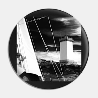 Kermorvan sailing Pin