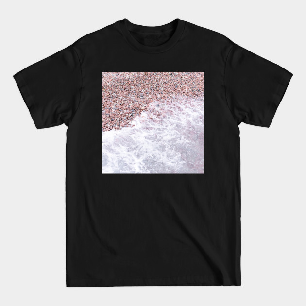 Discover Pink beach sand - Pink Beach - T-Shirt