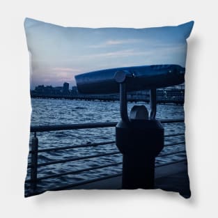 Hudson River Park, Manhattan, New York City Pillow