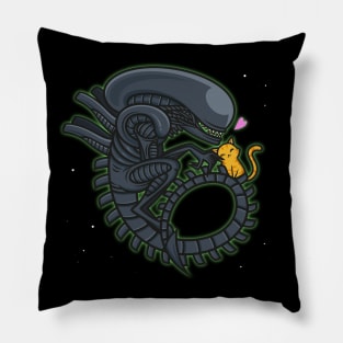 Xenomorph cuddles Pillow