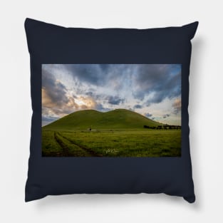 Golden hour at Mount Elephant, Derrinallum, Victoria, Australia Pillow