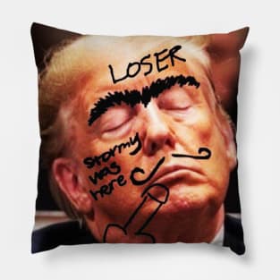 Trump sleeping in court Pillow