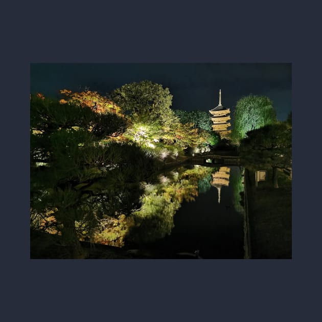 Toji temple reflection by ellaine13