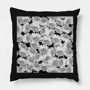 Daisy Garden Bed on bllackack Pillow