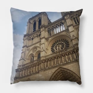 Notre Dame Catedral Pillow