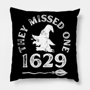 1692 They Missed One Funny Vintage Pillow