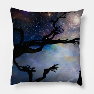 Black leafless tree branches Pillow