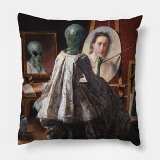 selfportrait alien Pillow