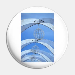 Arches, Globes & Sky Pin