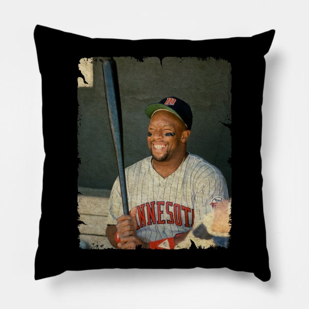 Kirby Puckett - Game 6 of The 1991 World Series Pillow by PESTA PORA