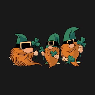 Cute Leprechauns with lucky Clovers T-Shirt