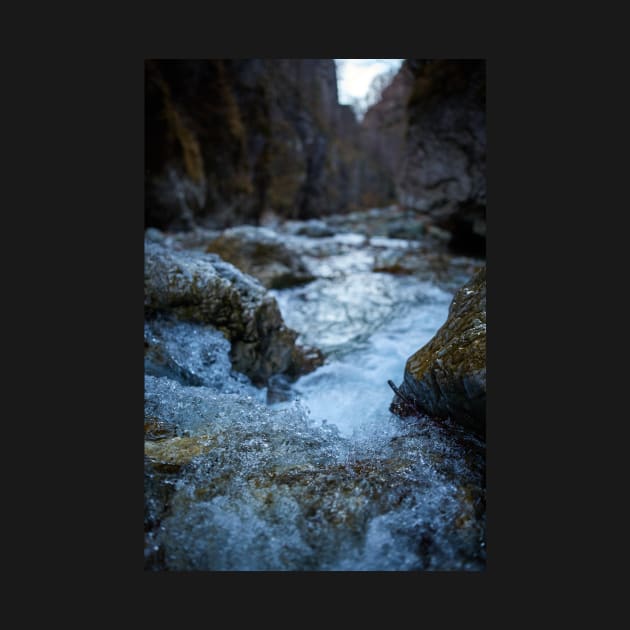 River in a canyon by naturalis