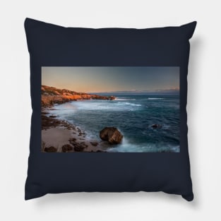 Keyhole Rock, Bridgewater Bay, Blairgowrie, Mornington Peninsula, Victoria, Australia Pillow