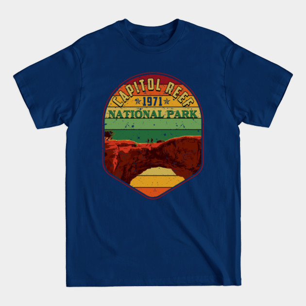 Disover Capitol Reef National Park vintage retro - Capitol Reef National Park - T-Shirt