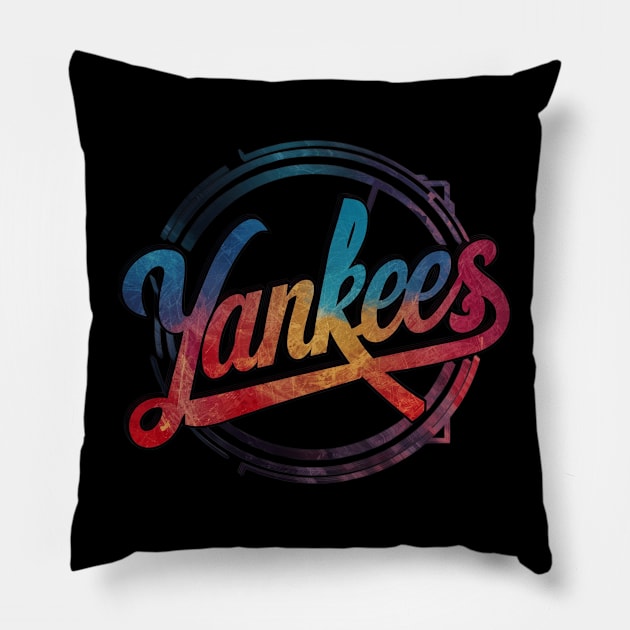 YAKNEES TSHIRT Pillow by smailyd