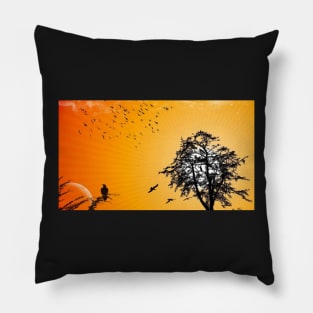 Black crow on evening Pillow