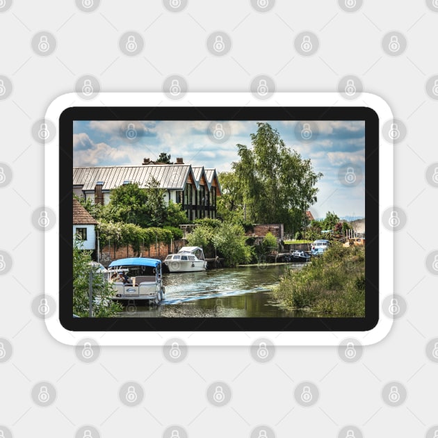 On The Avon At Tewkesbury Magnet by IanWL