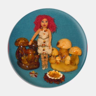 Amber Faerie Doll Pin