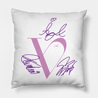 design with the signatures of the viviz group Pillow