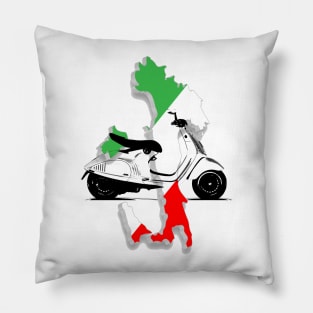 italy flag vespa Pillow