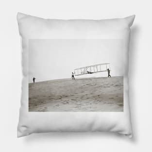 Wright brothers Kitty Hawk glider, 1902 (C023/6443) Pillow