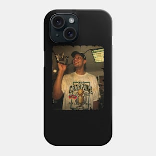 Tim Duncan - Vintage Design Of Basketball Phone Case