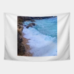 Blue Ocean Waves Against The Rocks Tapestry