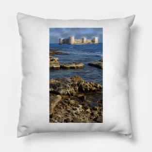 Turkish Mediterranean coast is Kizkalesi girl castle Pillow