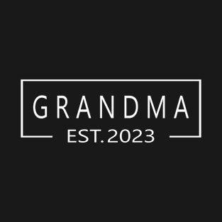 Grandma Est 2023 Pregnancy Announcement T-Shirt