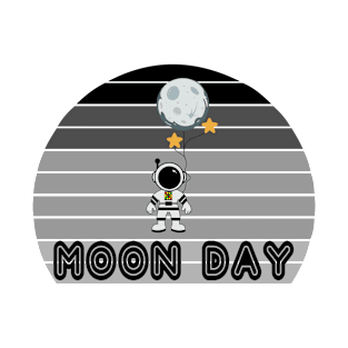 Astronaut Cartoon Retro Moon Day T-Shirt