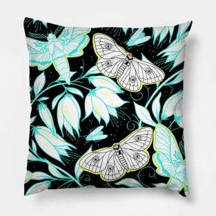 ABSTRACT FLOWER PATTERN Pillow