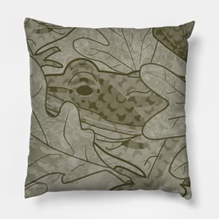 Wood Frog Under Fallen Oak Leaves Soft Khaki Pillow