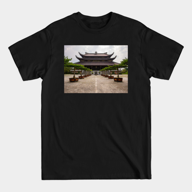 Disover The Buddhas of The Three Times Hall (Tam Thế Phật Điện) - Vietnam - T-Shirt