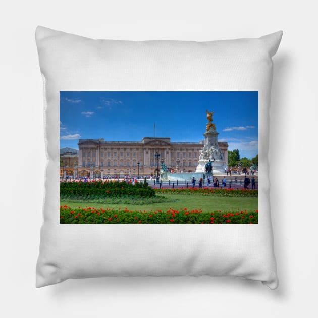 Buckingham Palace, London, England Pillow by Mark Richards