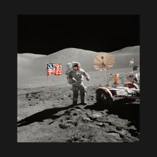 Astronaut Walking on Moon, Lunar Roving Vehicle, USA flag T-Shirt