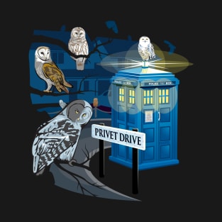 Hedwig Says Who! ( Doctor Who Tardis ) T-Shirt