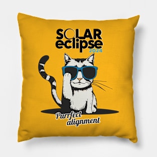 Purrfect alignement - Solar Eclipse 2024 Pillow