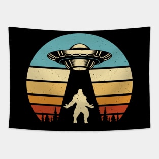 Retro alien ufo bigfoot abduction Tapestry