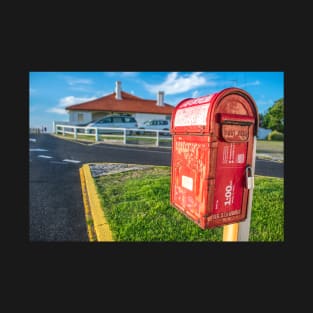 Byron Lighthouse Post Box T-Shirt