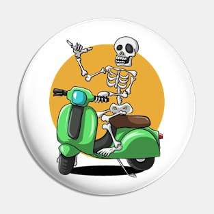 motorbike rider skull vespa Pin