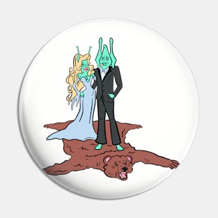 The Gilly Lovers Pin