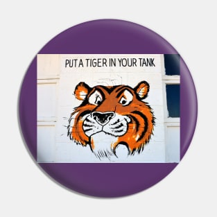 Tony the Tiger along route 66 Pin