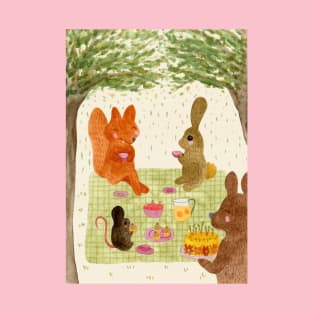 Cute woodland picnic T-Shirt