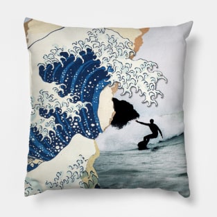 Surfin the wave Pillow