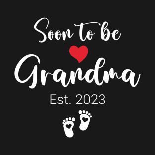 Promoted to Grandma est 2023 T-Shirt