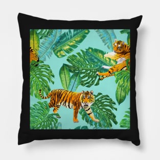 Tigers in the jungle Pillow