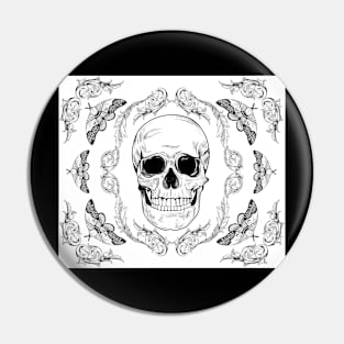 Filigree skull black and white Pin