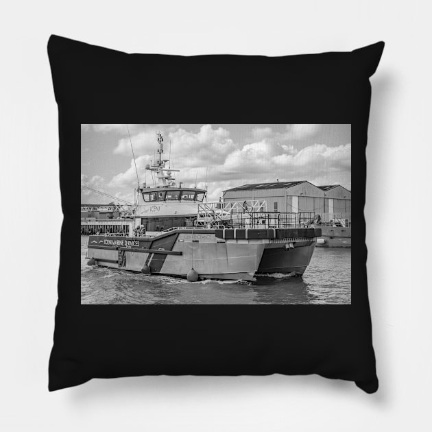Crew transfer vessel motoring down the River Yare in Great Yarmouth, Norfolk Pillow by yackers1