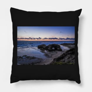 London Bridge beach, Portsea, Mornington Peninsula, Victoria, Australia Pillow